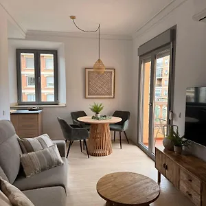 https://life-apartments-alameda-colon.hotelsinnerja.org